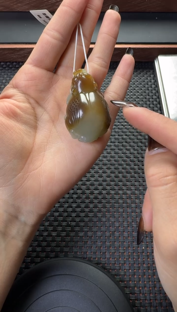 吊坠(赠链)未镶嵌和田玉且末糖清白貔貅吊坠