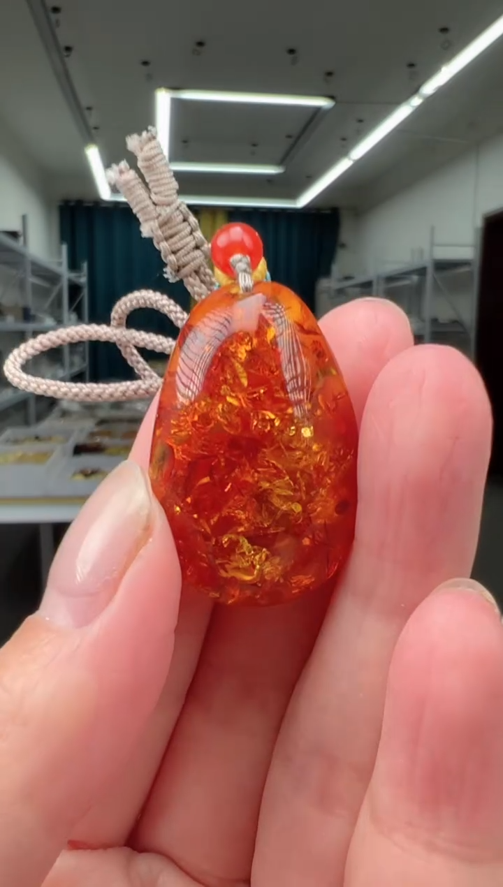 琥珀颈饰未镶嵌吊坠