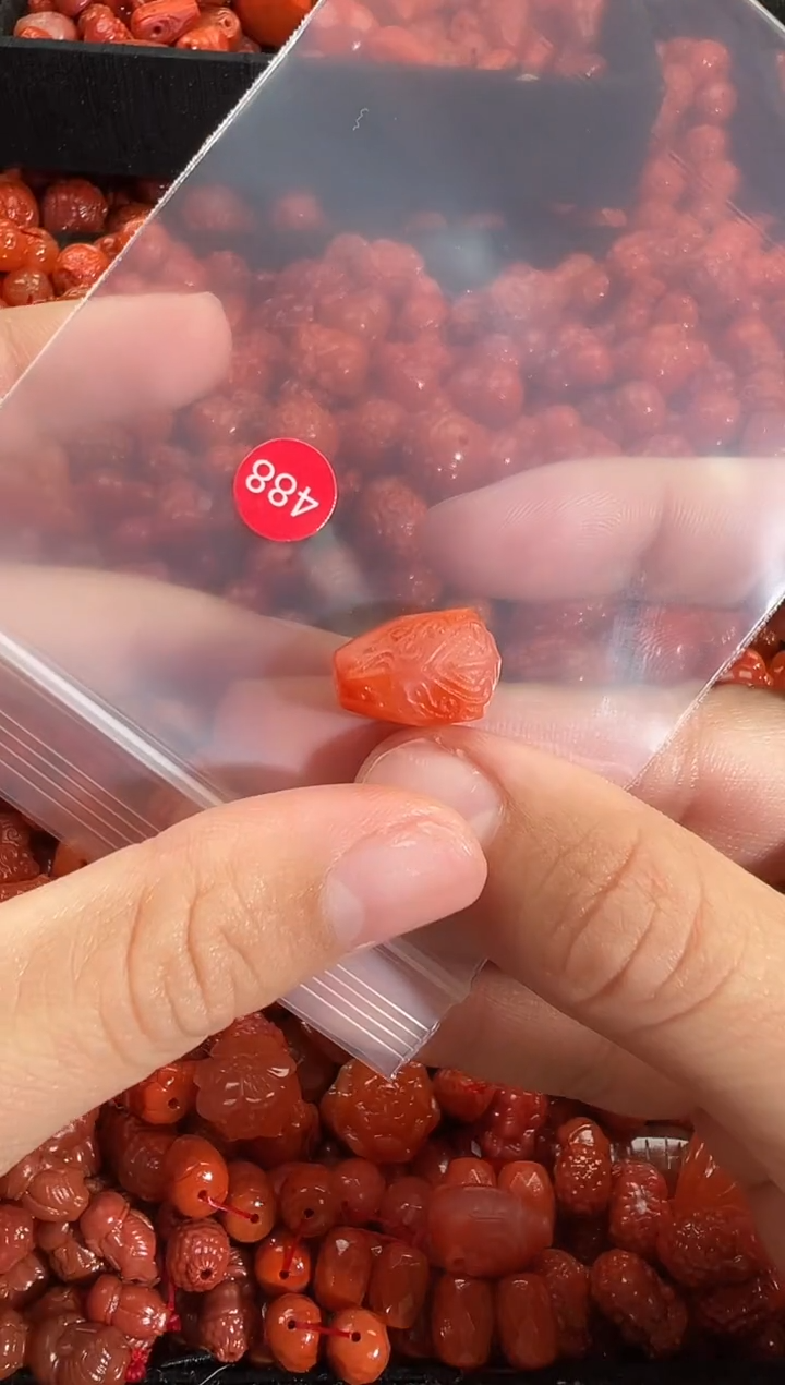 颈饰未镶嵌南红玛瑙1