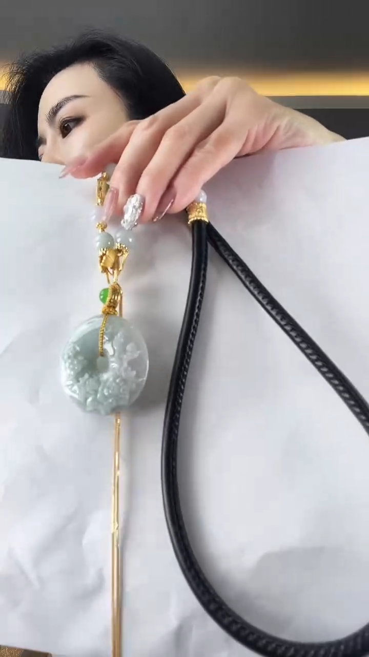 【闪购商品】翡翠颈饰未镶嵌平安扣