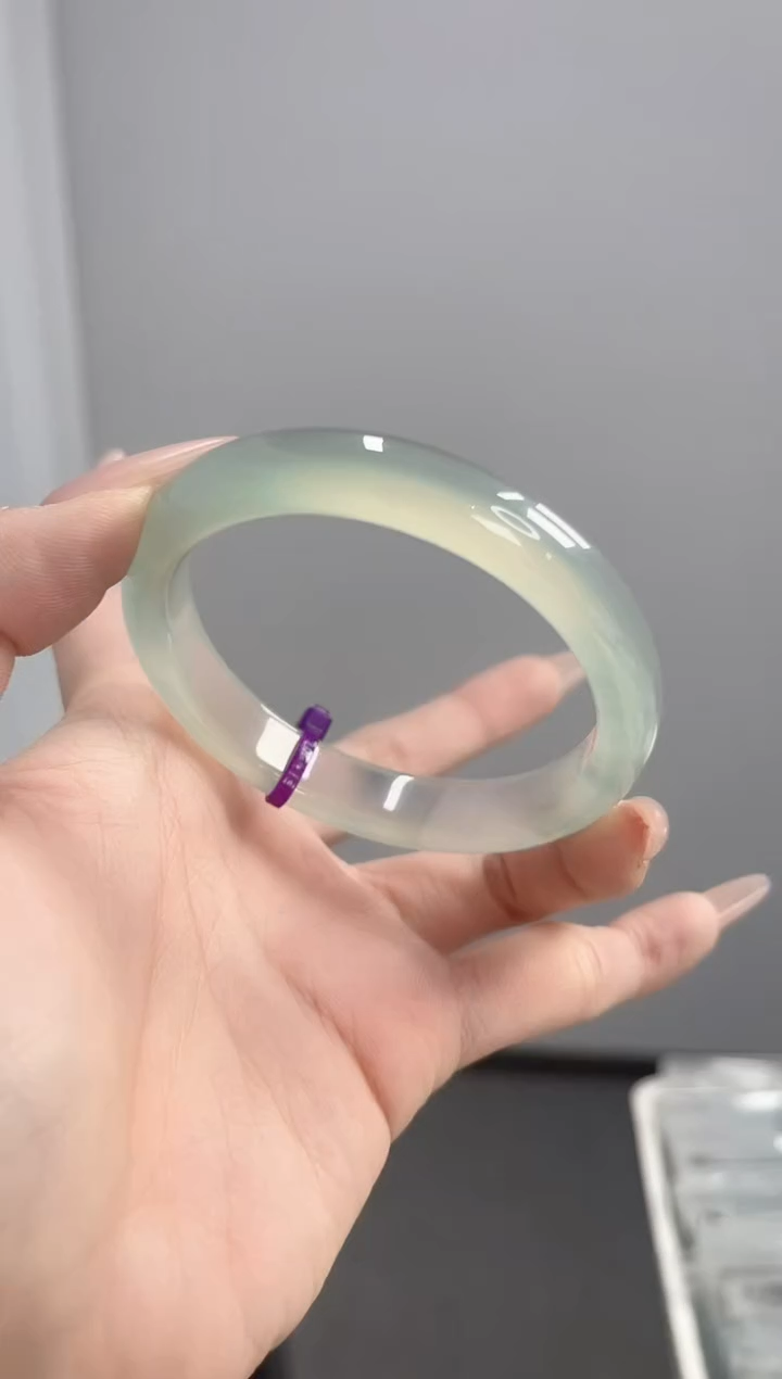 【闪购商品】玛瑙/玉髓手镯未镶嵌55-56圈