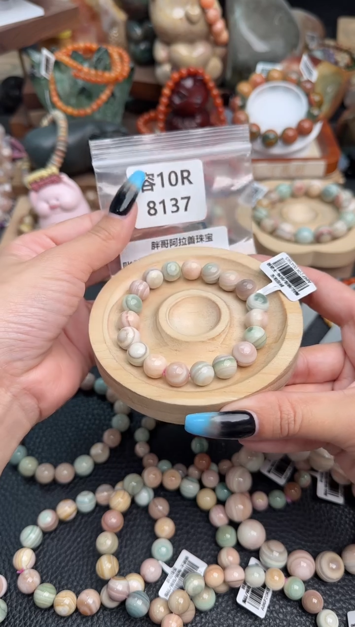 【闪购商品】石英质玉手链未镶嵌10R8137