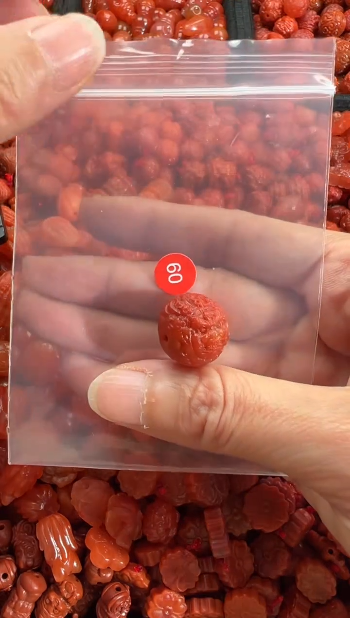 【闪购商品】南红玛瑙未镶嵌颈饰1