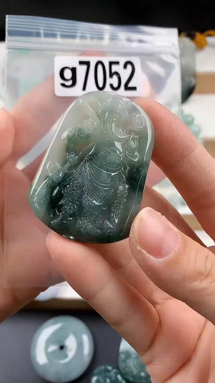 颈饰未镶嵌翡翠天然翡翠吊坠挂件