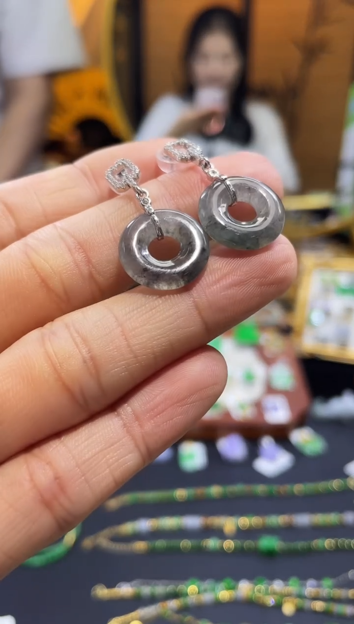 颈饰未镶嵌翡翠耳钉