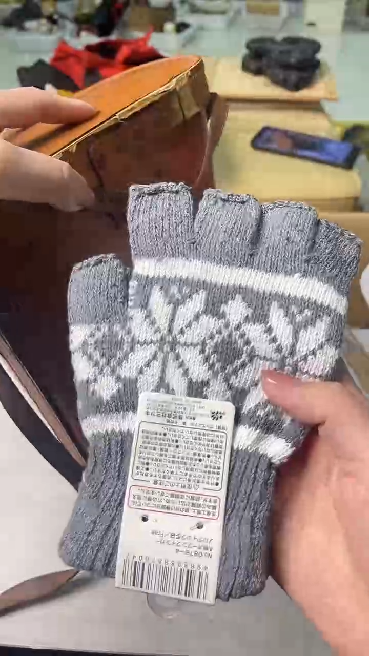 氨纶S*燕中古杂项默认微瑕，满18包邮