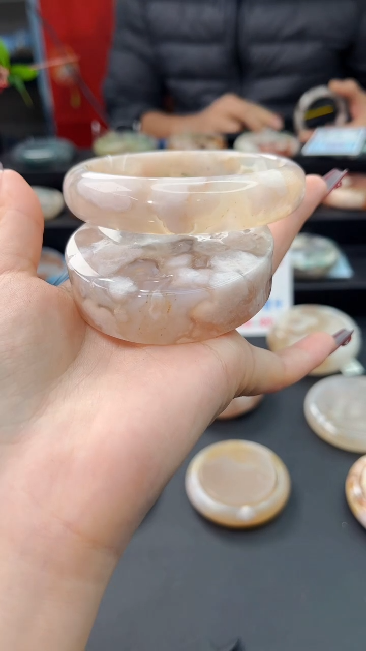 【闪购商品】石英质玉手镯未镶嵌赠送镯心（64圈口）