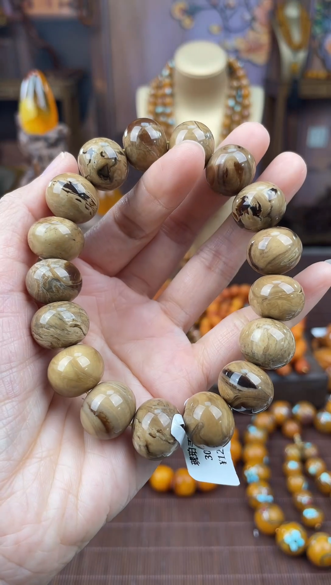 裸石琥珀未镶嵌小***妈多样性发货1，假一赔4