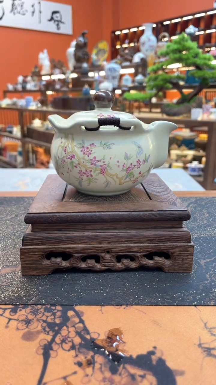 【闪购商品】@@@@@@@@@@@花开蝴蝶宝瓶