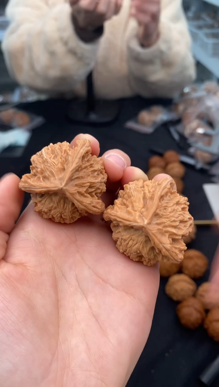 【闪购商品】文玩核桃把件盘山奔39-t896