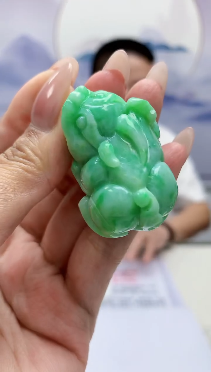 【闪购商品】定制翡翠未镶嵌4812MM-毛货挂件48