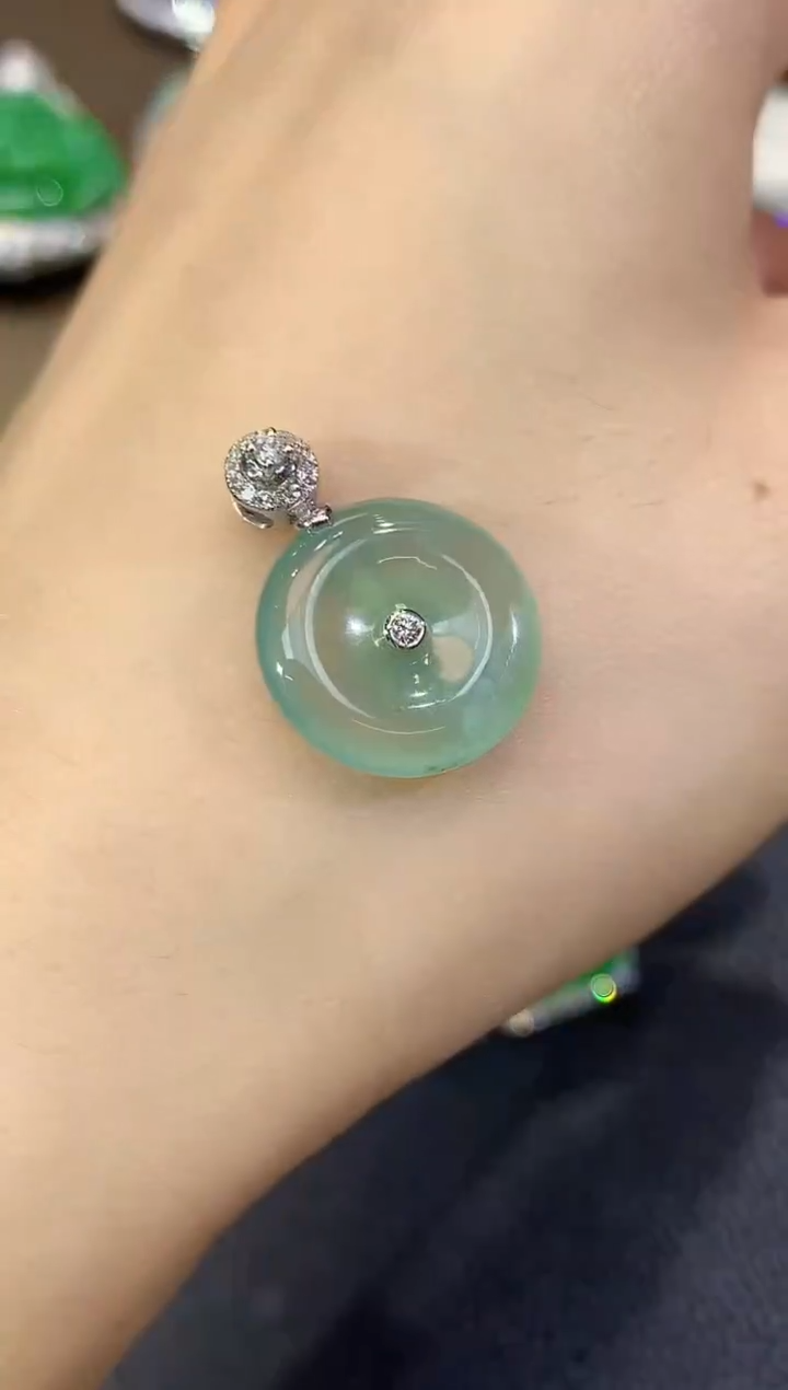 吊坠(不含链)18K金镶嵌翡翠A17多样性发一件