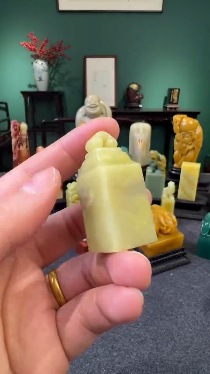 【闪购商品】青田石封门青如意钮