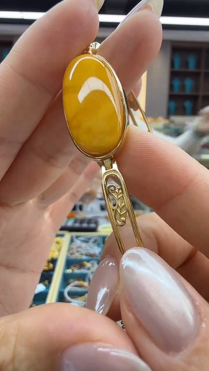 未镶嵌琥珀手镯114秒拍号 假一罚三 