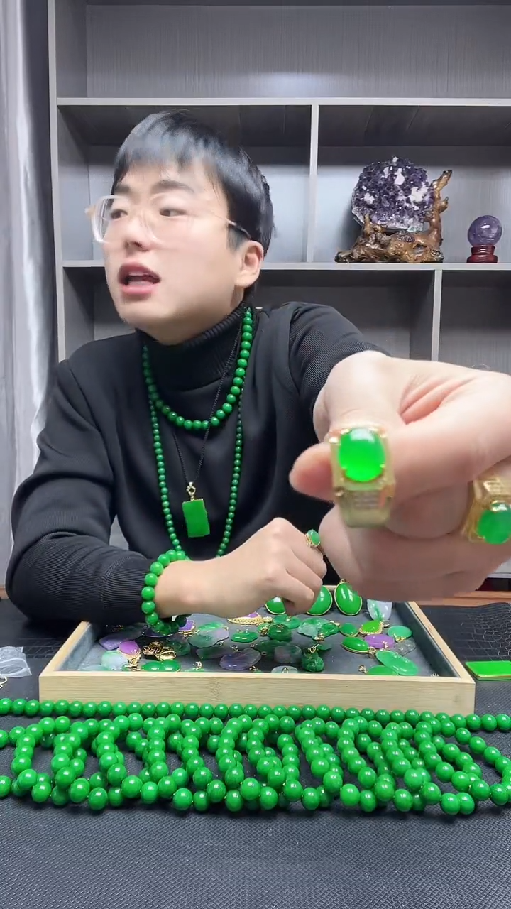 14K金镶嵌戒指翡翠戒指