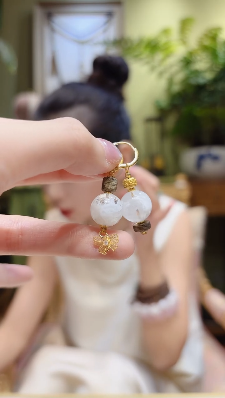 【闪购商品】水晶耳饰18K金镶嵌蝴蝶结雪花幽灵耳扣耳饰