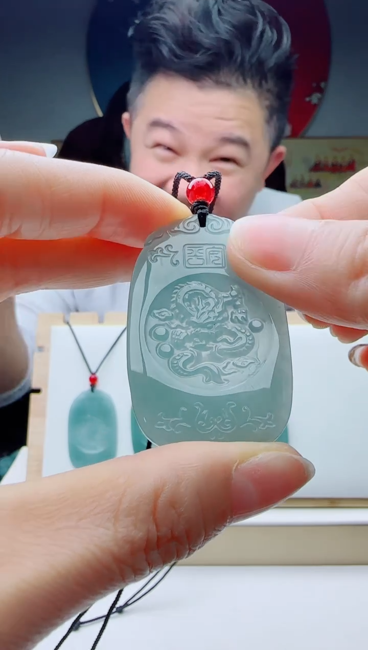 颈饰未镶嵌翡翠多样性发其一