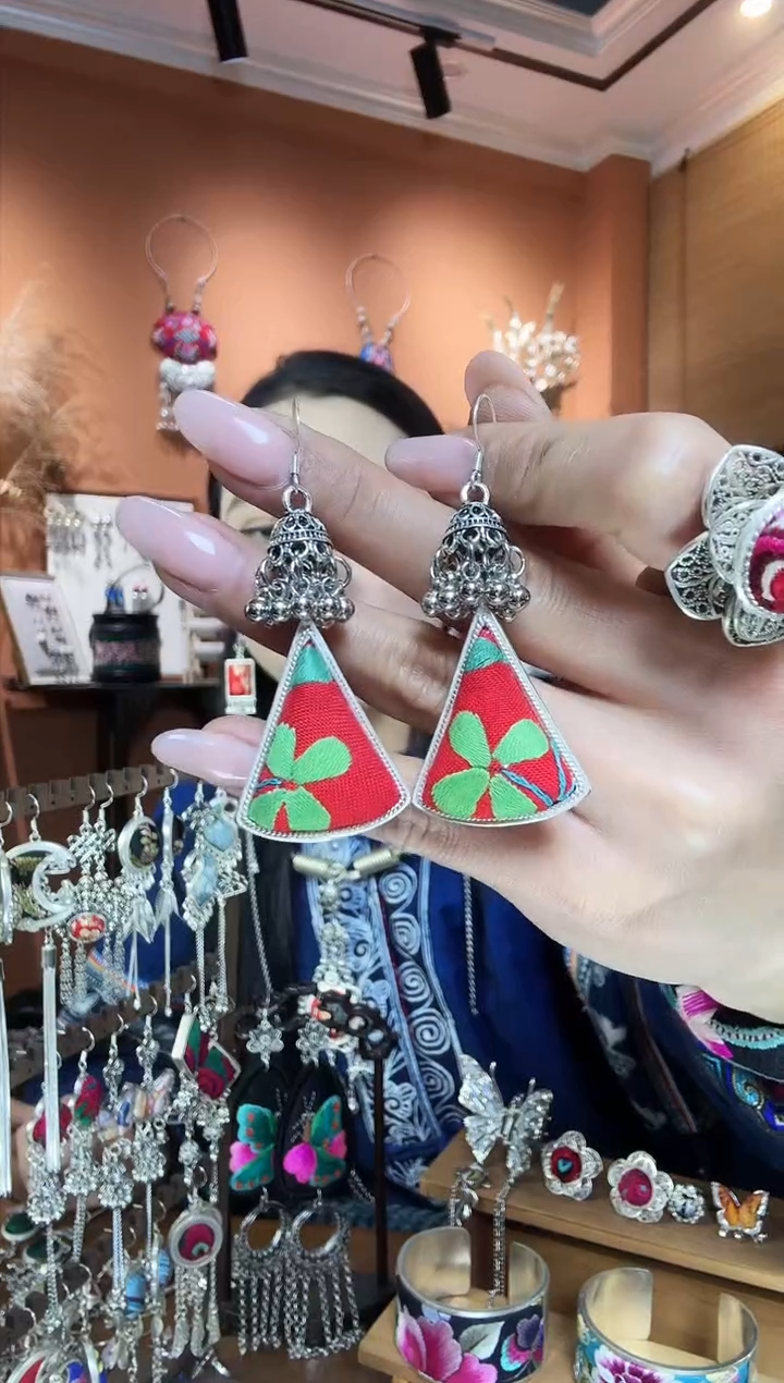 【闪购商品】刺绣纯手工民族风耳环