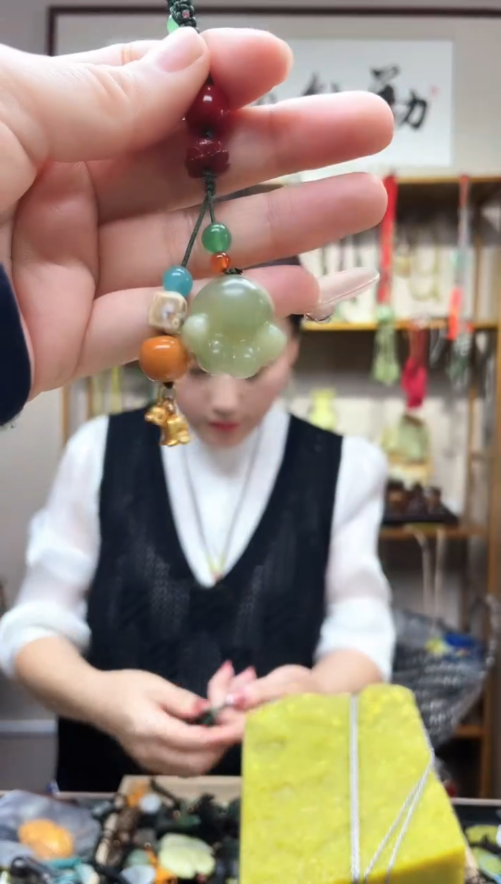 未镶嵌岫玉吊坠·
