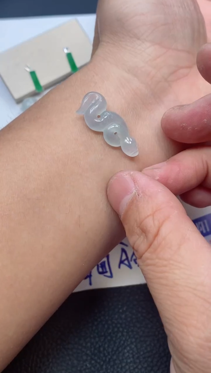【闪购商品】翡翠颈饰未镶嵌多样性发其中一件