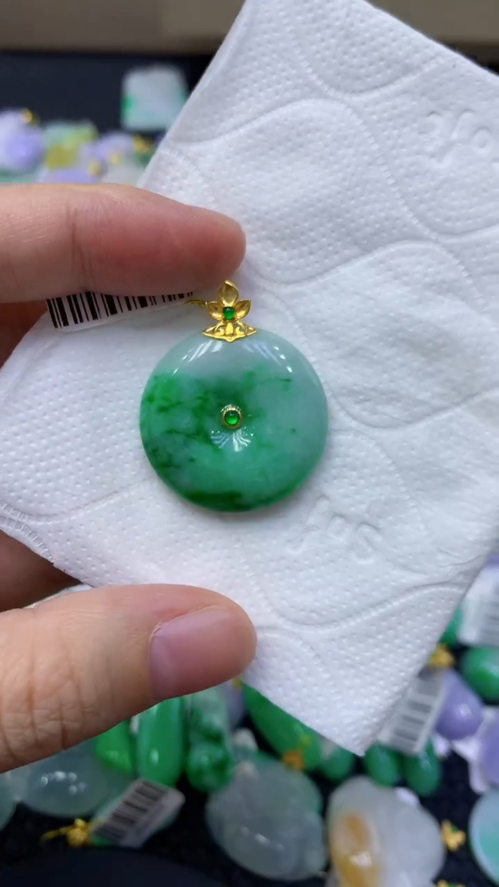 颈饰18K金镶嵌翡翠天然缅甸翡翠A货