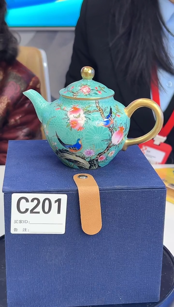 【闪购商品】壶松绿底扒花花鸟茶壶201