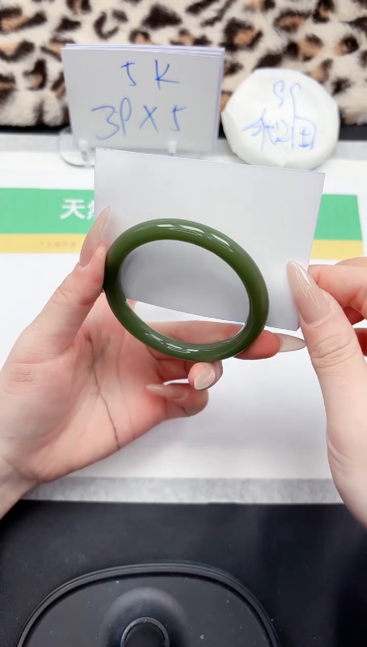 【闪购商品】石英质玉手镯未镶嵌117-56