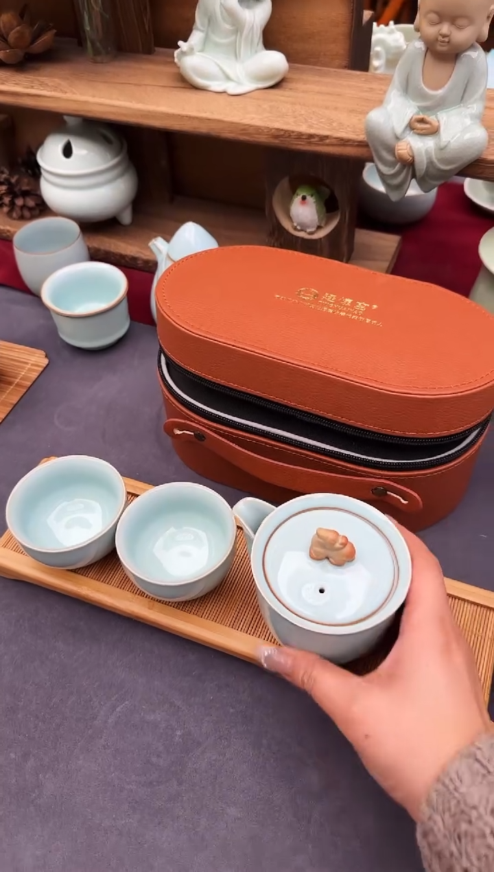 【闪购商品】廷怀窑天青貔貅手抓壶