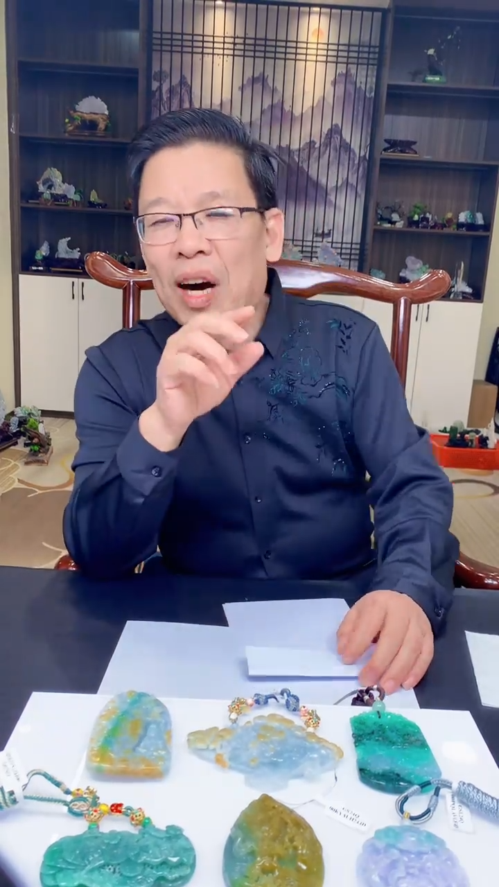 【闪购商品】定制翡翠未镶嵌1074-毛货挂件28