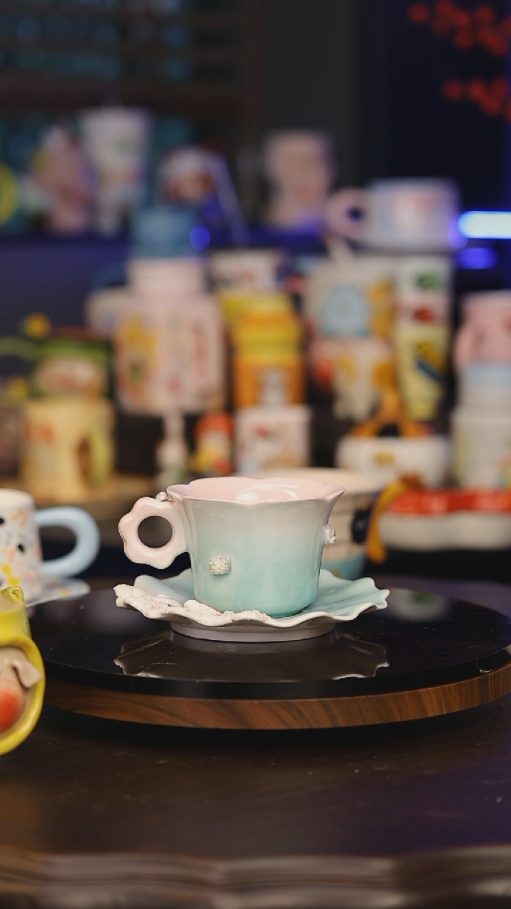 【闪购商品】摆件景德镇釉下彩绘设计师款式陶瓷