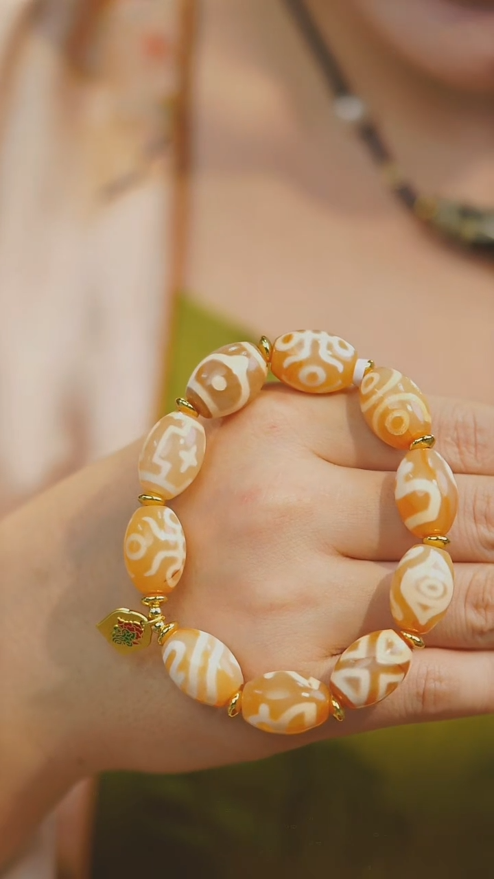 【闪购商品】玛瑙/玉髓手串未镶嵌多样性发其一