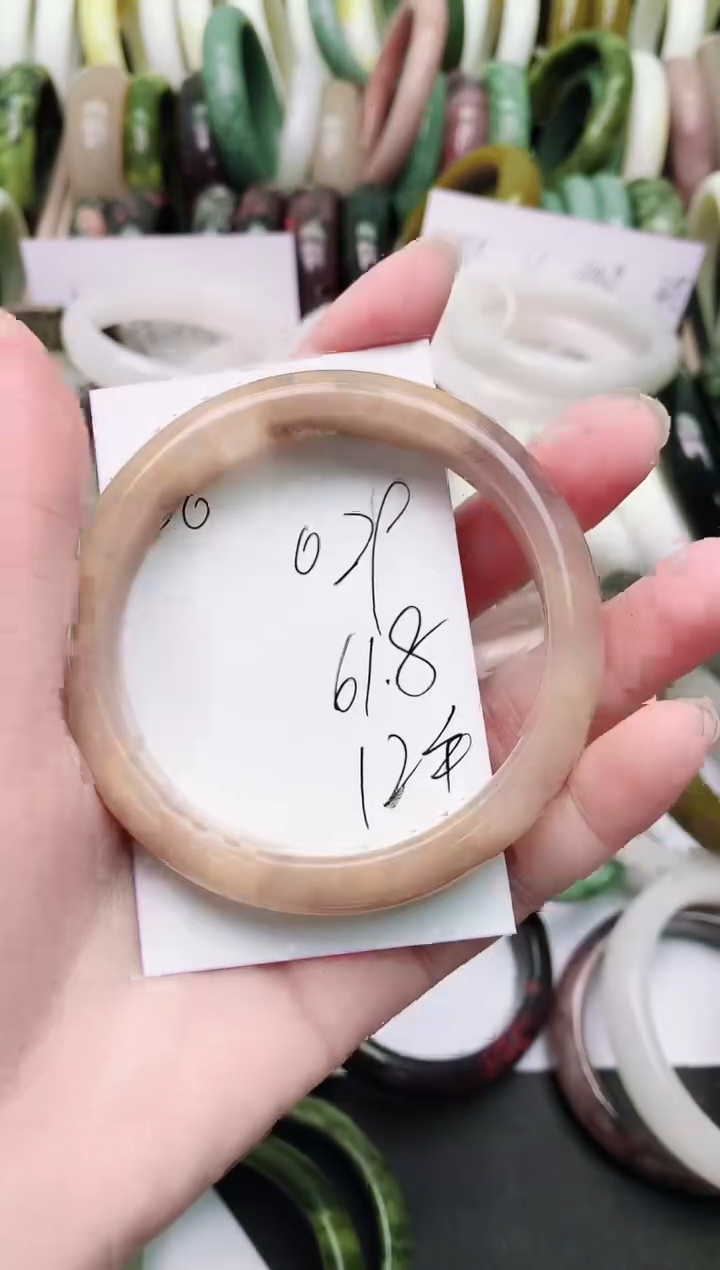 石英质玉未镶嵌手镯029