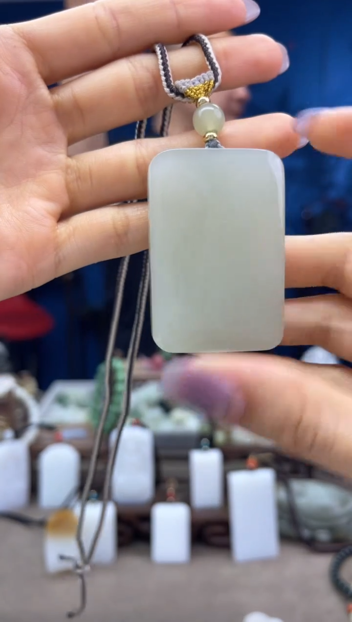 和田玉未镶嵌颈饰1