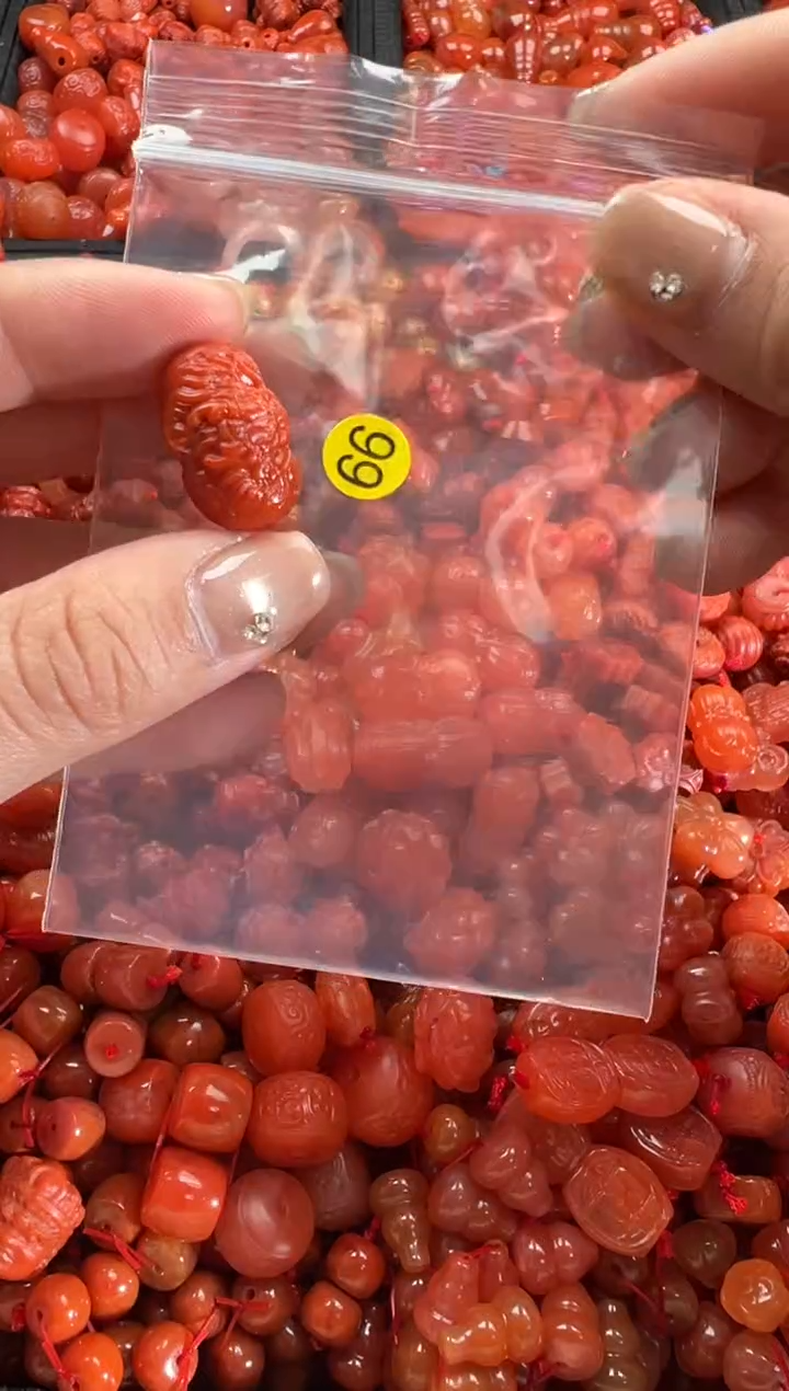 【闪购商品】南红玛瑙颈饰未镶嵌1