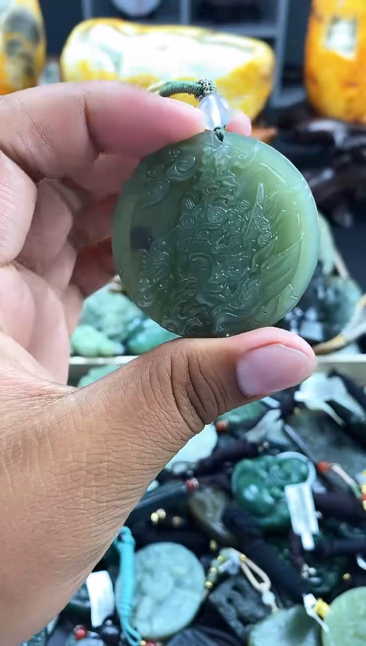 和田玉未镶嵌颈饰1