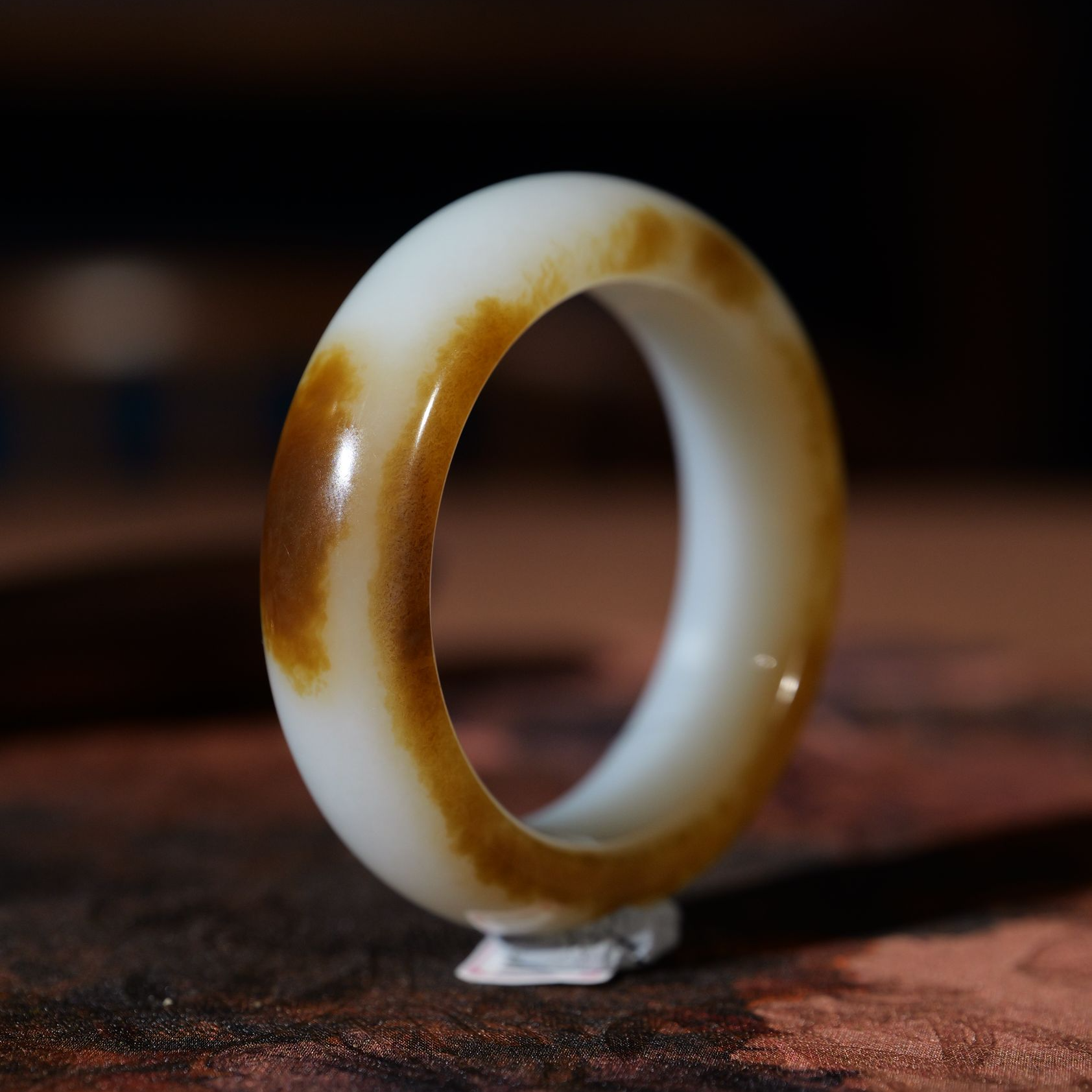 179和田玉老糖白手镯55.3圈