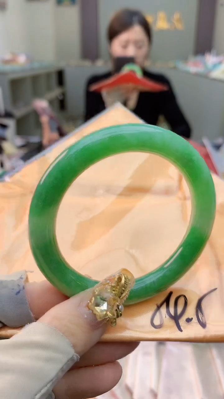 未镶嵌手镯翡翠0534289107