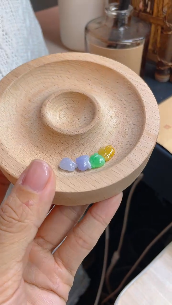 【闪购商品】翡翠颈饰未镶嵌假一赔三