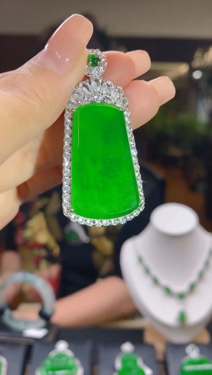 【闪购商品】翡翠吊坠(不含链)未镶嵌翡翠吊坠