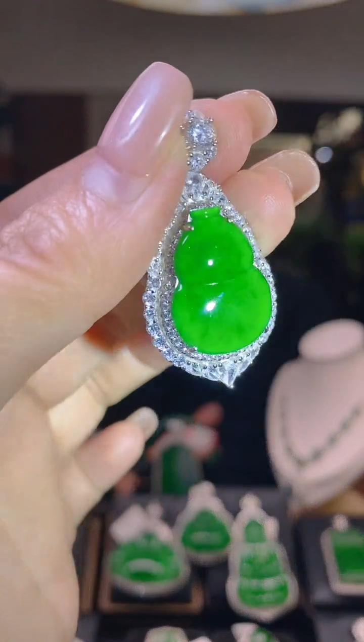 【闪购商品】翡翠吊坠(不含链)未镶嵌翡翠吊坠