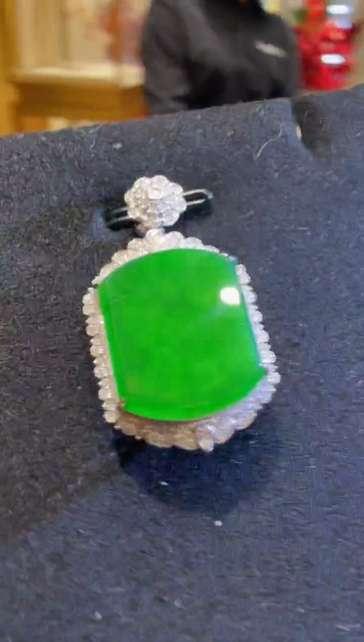 吊坠(不含链)18K金镶嵌翡翠多样性团购发一件