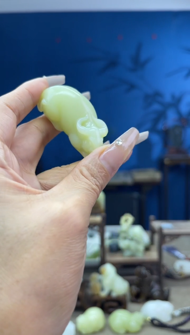 和田玉未镶嵌颈饰1