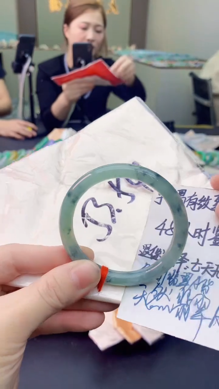 翡翠未镶嵌手镯0851001061