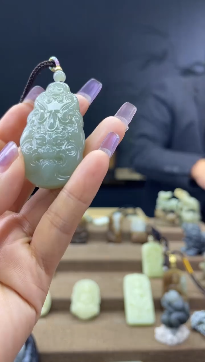 颈饰未镶嵌和田玉1