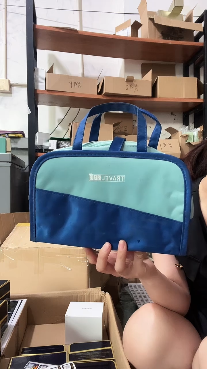 蚕丝B78超级面霜化妆包包容量超级大