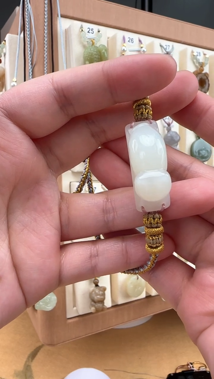 【闪购商品】和田玉手绳未镶嵌趴趴猫手绳