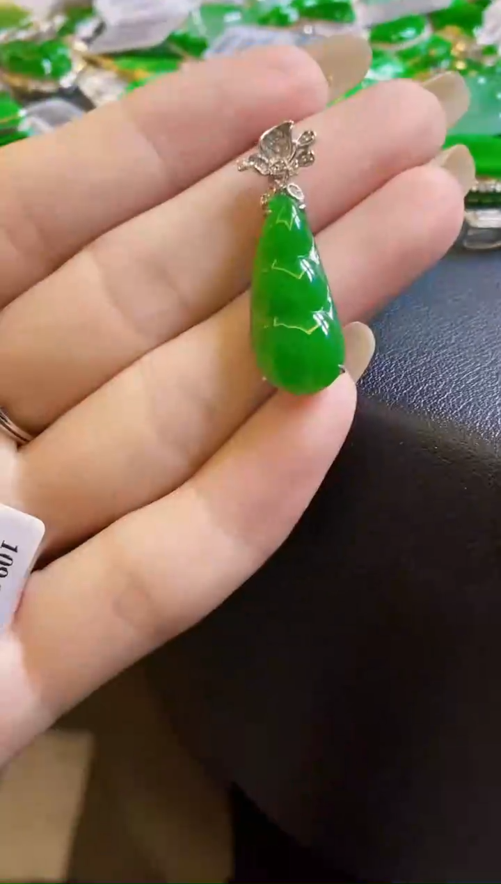 【闪购商品】定制翡翠18K金镶嵌豆