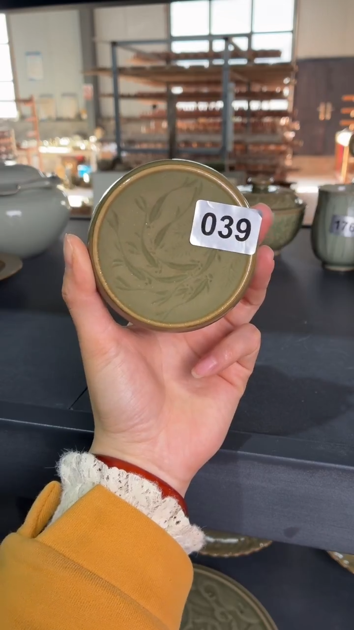 耀州窑仰山小鱼盖置039