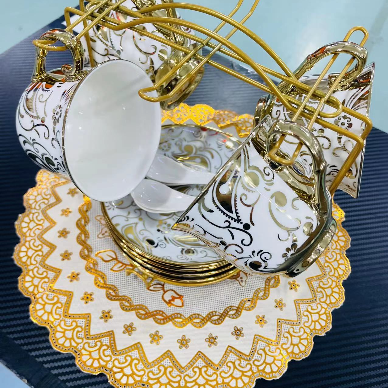 镀金边欧式创意陶瓷马克杯英式咖啡杯碟架套装颜色款式随机