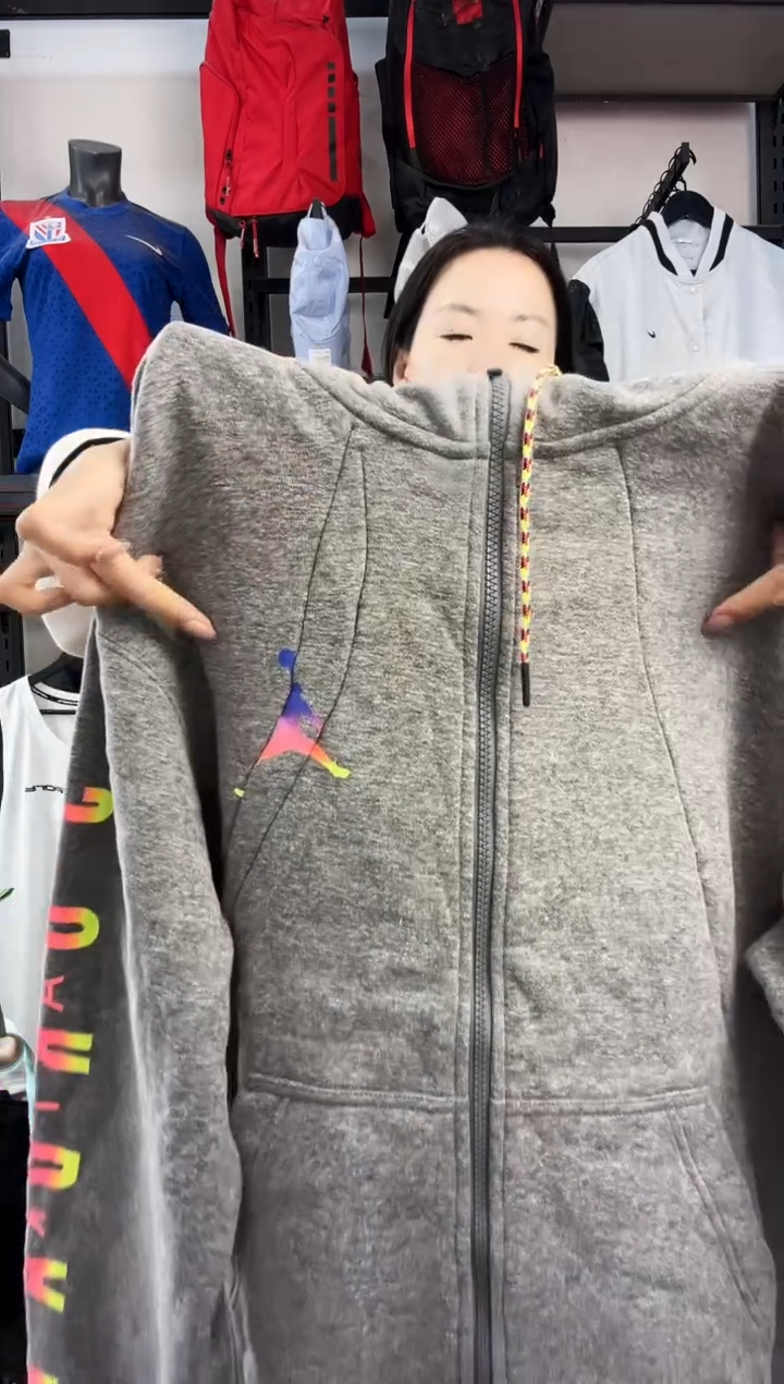 836编码 瑕疵款直播间过款为准 尺码M    身高